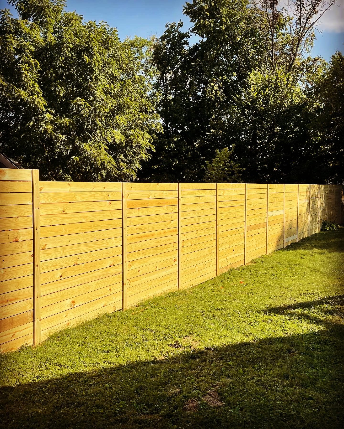Horizontal board fence